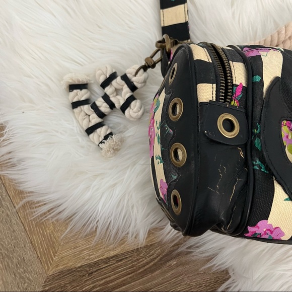 Vintage Betsey Johnson Anchor Floral Bag - Picture 6 of 13